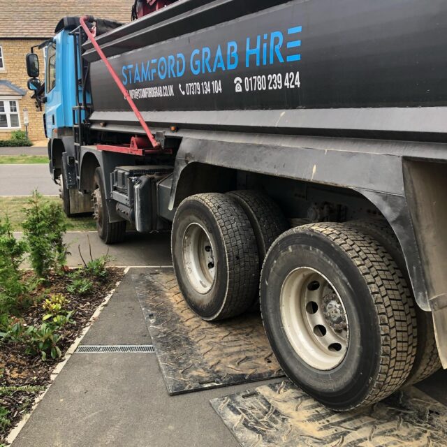 Great service from Stamford grab hire last week. Collected a full load within an hour of booking to help us out #stamford #stamfordgrabhire #pgsstamford #muckaway #grabhire